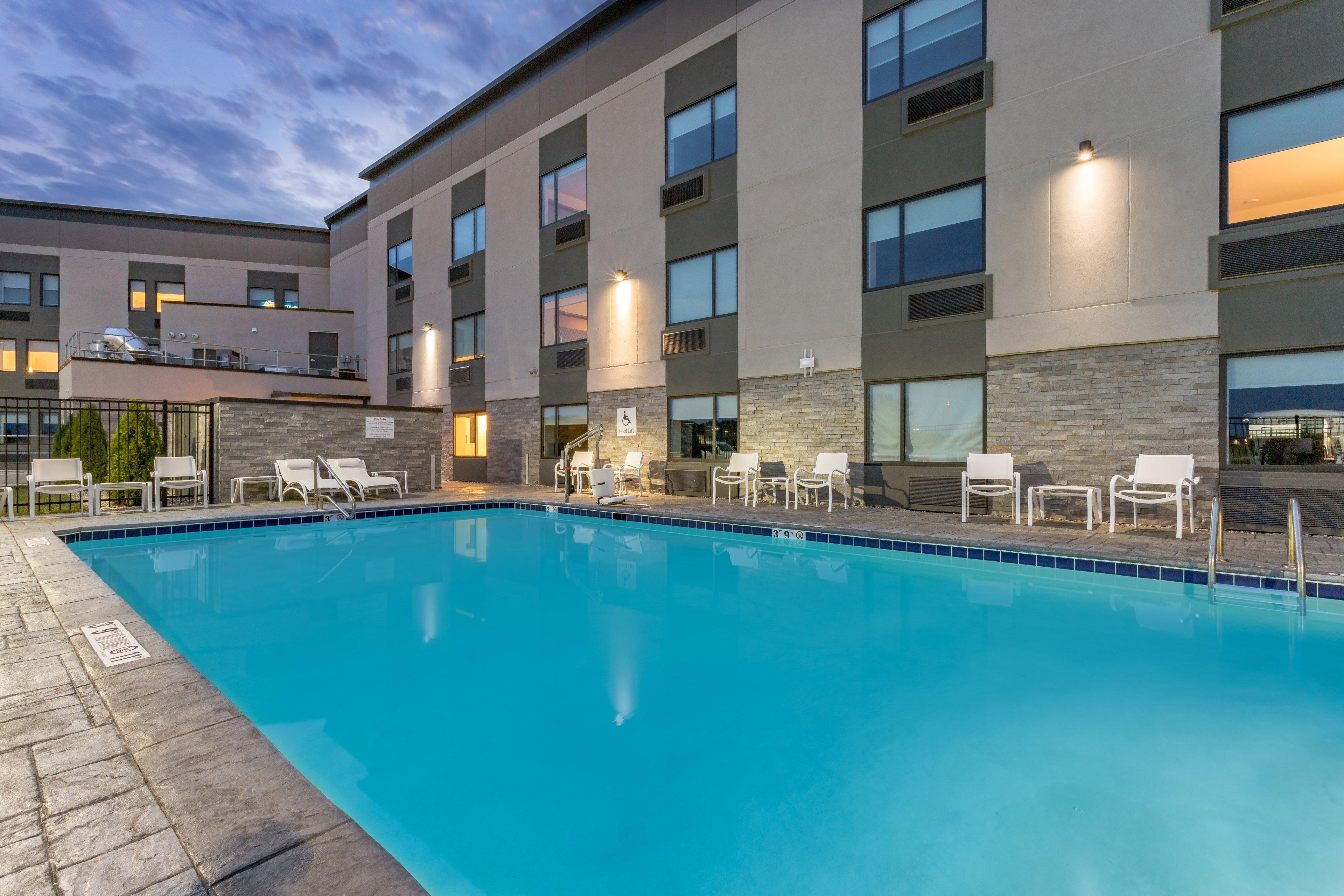 Holiday Inn - Columbus By Ihg Exterior photo