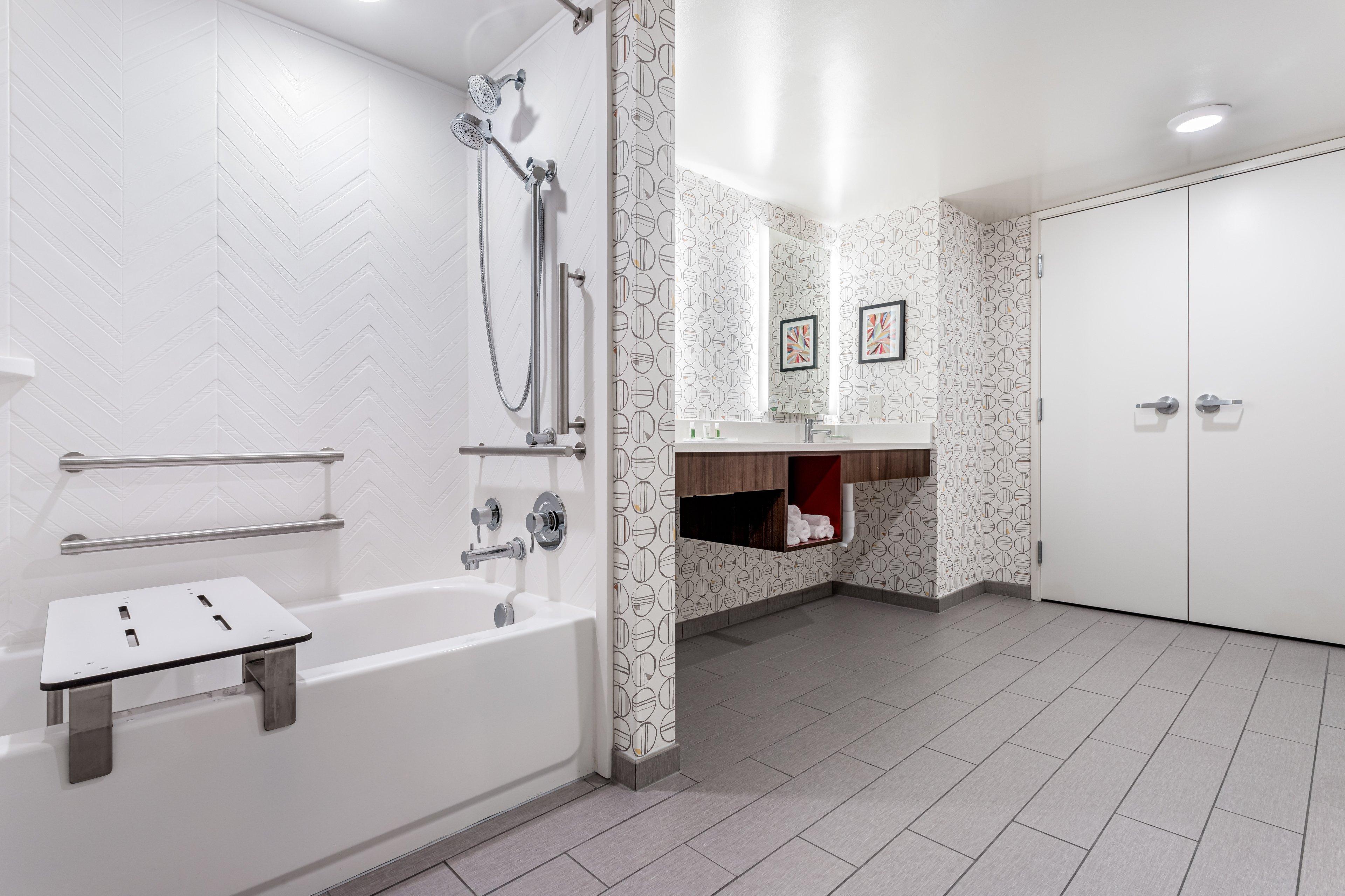 Holiday Inn - Columbus By Ihg Exterior photo