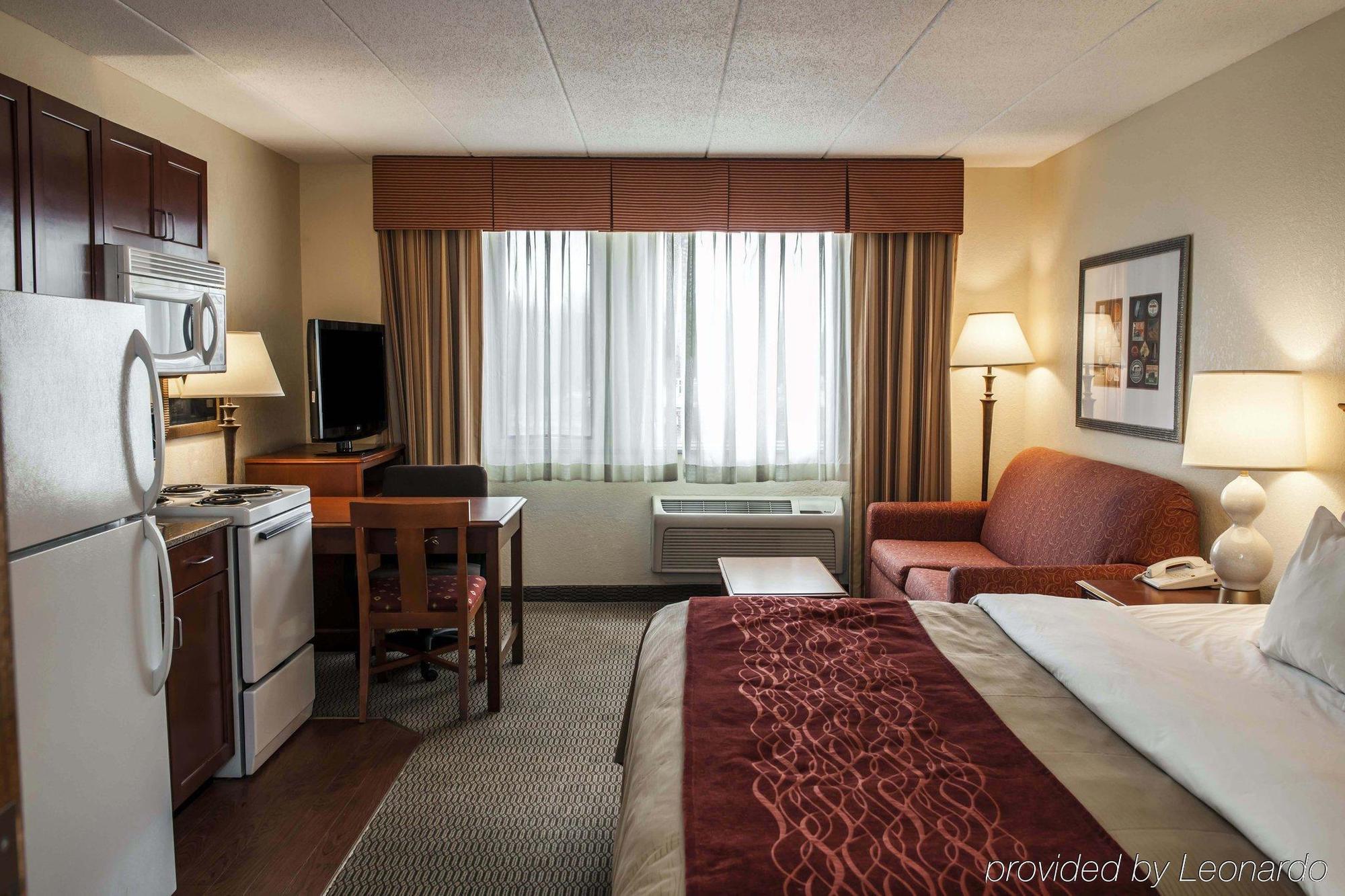 Holiday Inn - Columbus By Ihg Exterior photo