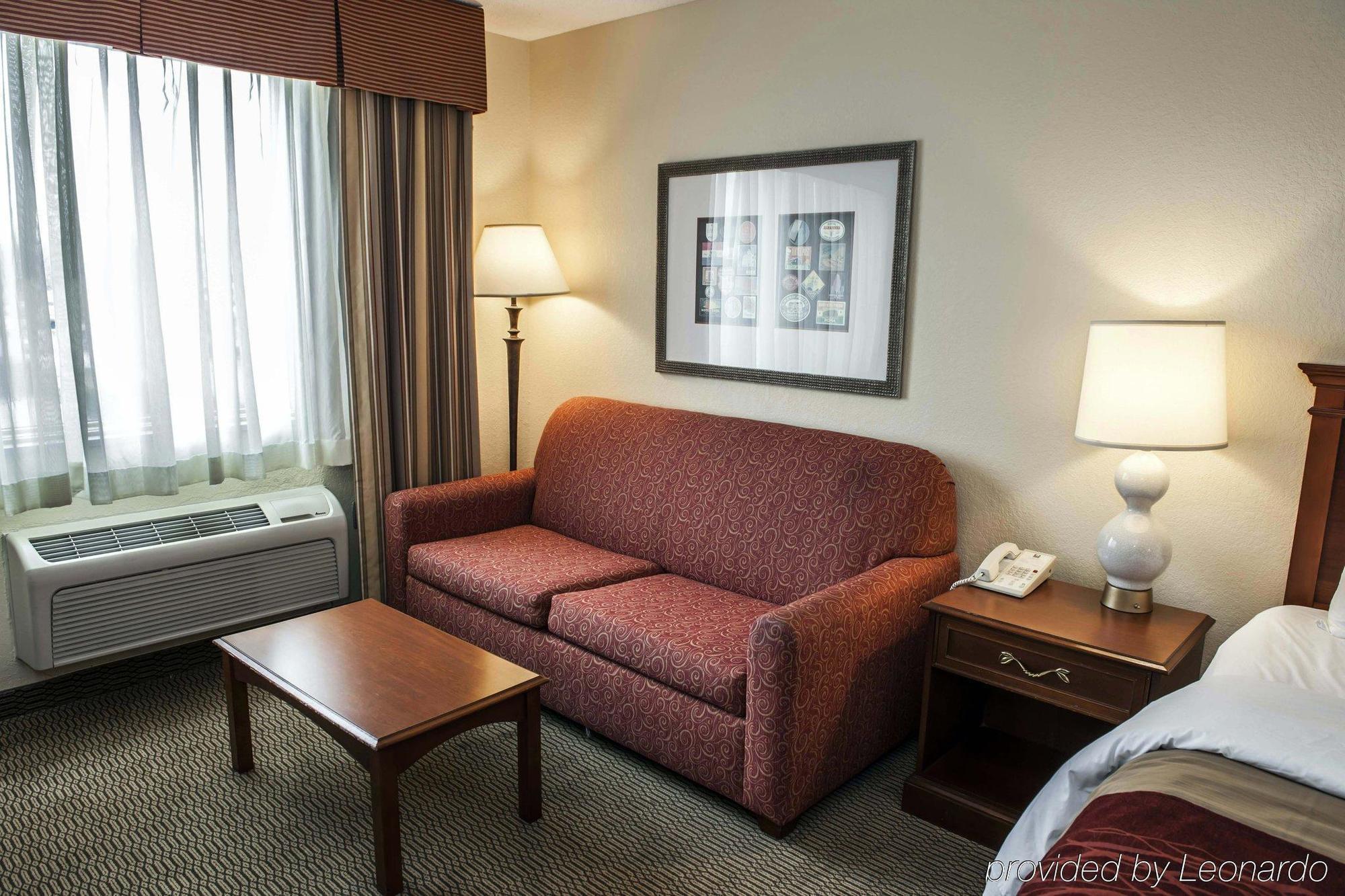 Holiday Inn - Columbus By Ihg Exterior photo