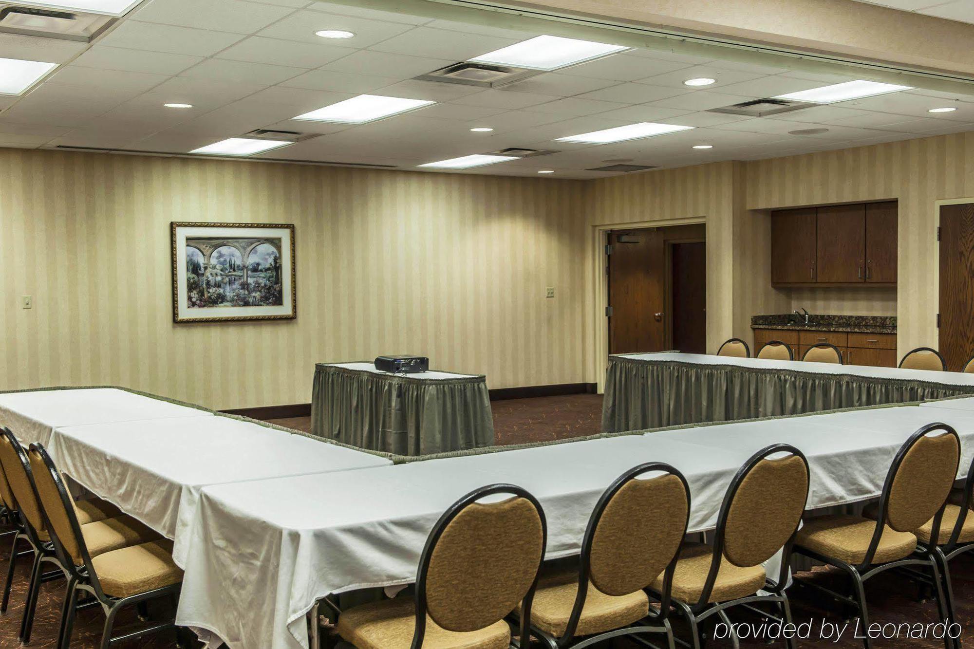 Holiday Inn - Columbus By Ihg Exterior photo